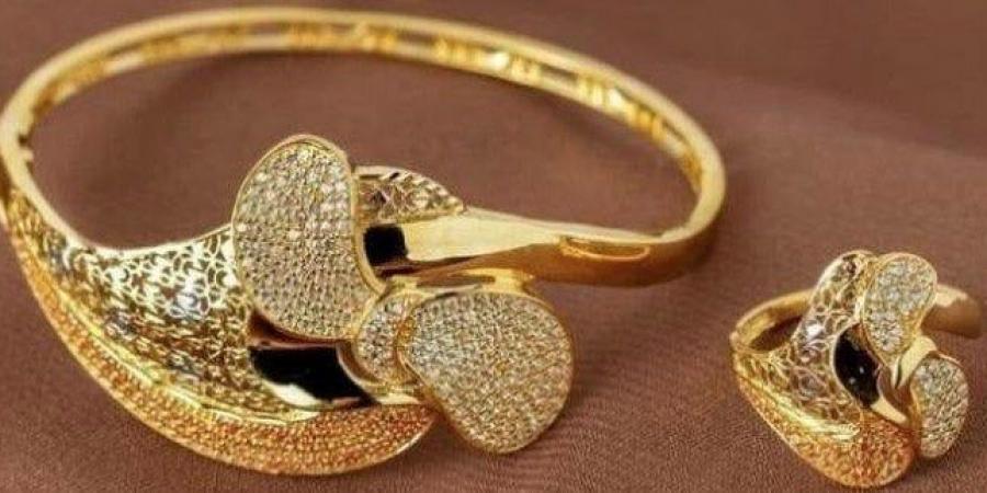 عيار 21 الآن بيعًا وشراءً.. مفاجأة جديدة في سعر الذهب اليوم الإثنين 19 مايو 2025 - الكويت الاخباري