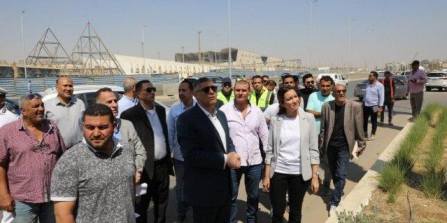 محافظ الجيزة يتفقد أعمال تطوير محيط المتحف المصري الكبير - الكويت الاخباري
