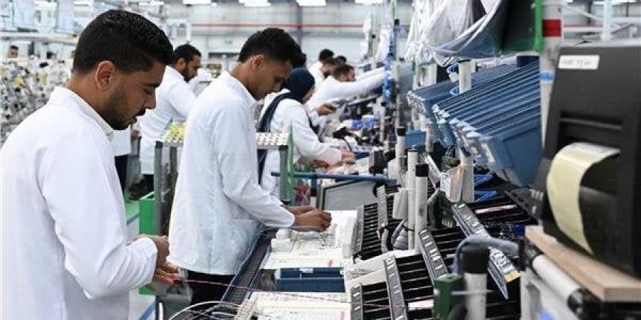 الحكومة: توجيهات رئاسية بالاهتمام بالصناعة وجذب الاستثمارات - الكويت الاخباري