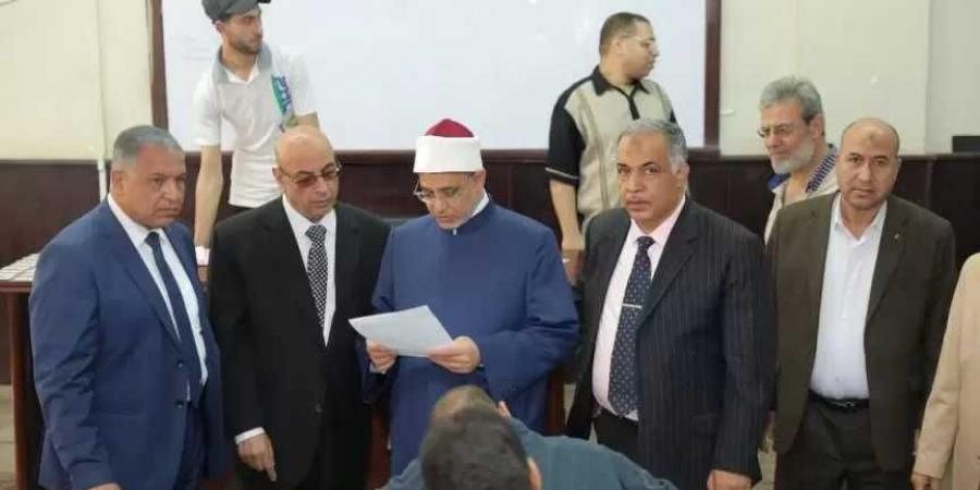 رئيس جامعة الأزهر يتفقد لجان امتحانات كلية القرآن الكريم بطنطا - الكويت الاخباري