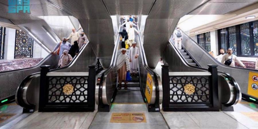 السلالم والمصاعد الكهربائية في المسجد الحرام تخدم أكثر من 200 ألف قاصد في الساعة - الكويت الاخباري