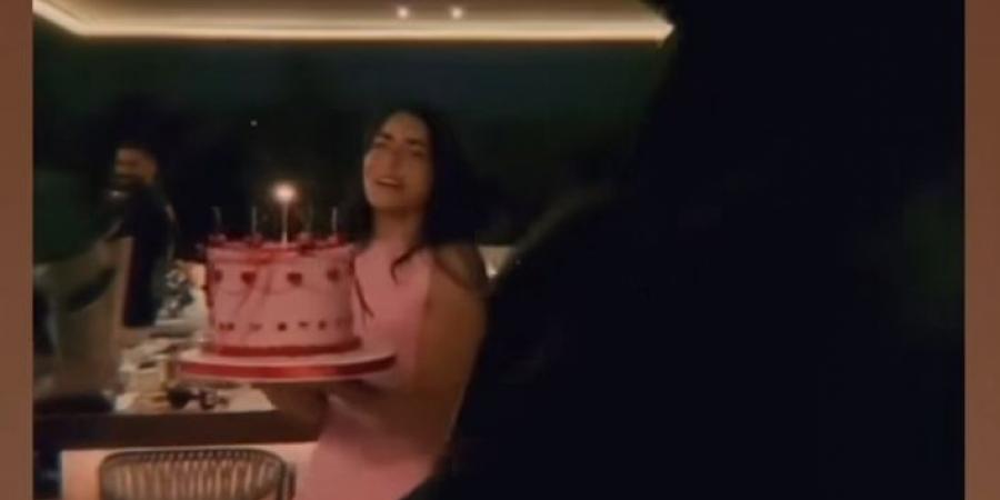 أسماء جلال تخطف الأنظار في عيد ميلادها - الكويت الاخباري