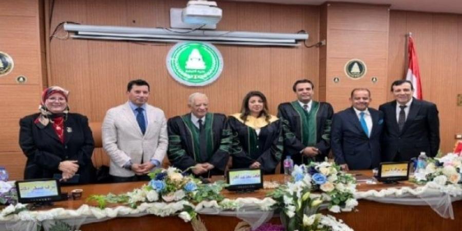 وزير الشباب والرياضة يشارك فى لجنة مناقشة رسالة دكتوراه بجامعة المنصورة - الكويت الاخباري