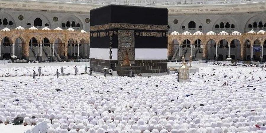 لماذا يبتلي الله عباده وماذا أعد لهم؟ خطيب المسجد الحرام يجيب - الكويت الاخباري