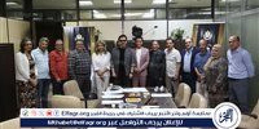 بالصور.. اجتماع اللجنة العليا لمهرجان المسرح المصري لمناقشة تفاصيل الدورة الـ 18 - الكويت الاخباري