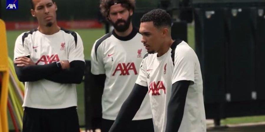أرنولد في حفل توديعه أمام لاعبي ليفربول لقد كانت حياتي كلها هنا - الكويت الاخباري