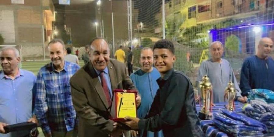 حزب الشعب الجمهوري يكرم رموز الرياضة في نجع حمادي - الكويت الاخباري