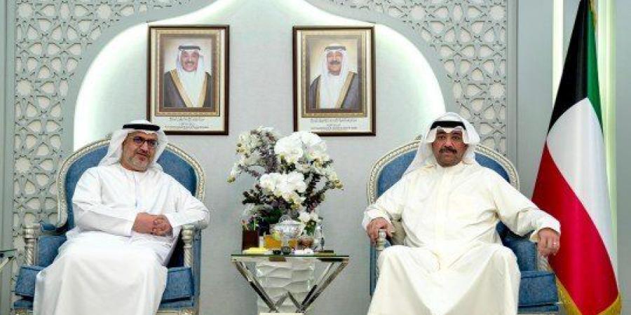 وزير الدفاع الكويتي يبحث مع السفير الإماراتي أهم المواضيع ذات الاهتمام المشترك - الكويت الاخباري
