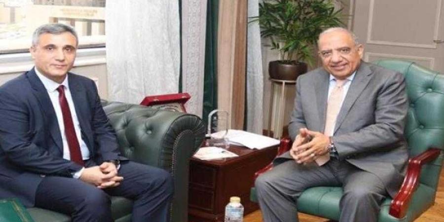 وزير الكهرباء والطاقة المتجددة يستقبل سفير الجزائر بالقاهرة لبحث سبل دعم وتعزيز فرص التعاون والشراكة والاستثمار - الكويت الاخباري