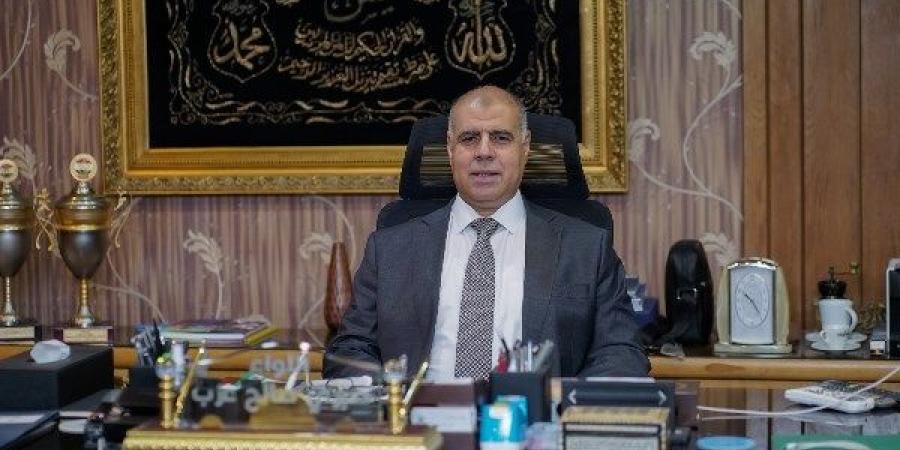 نجاة موظف من حادث تصادم قطار بدراجته البخارية بطهطا في سوهاج - الكويت الاخباري