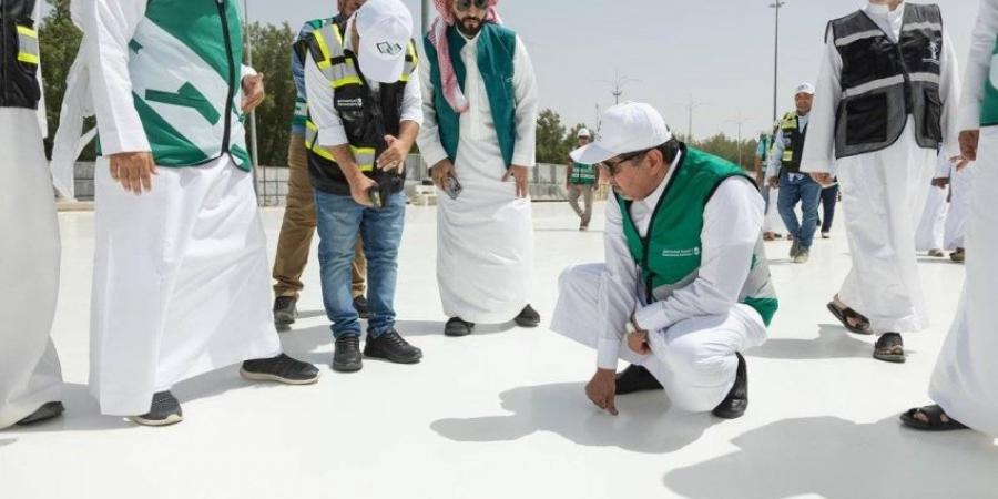 رئيس هيئة الطرق يطّلع على الطرق المطاطية وتبريد الطرق - الكويت الاخباري