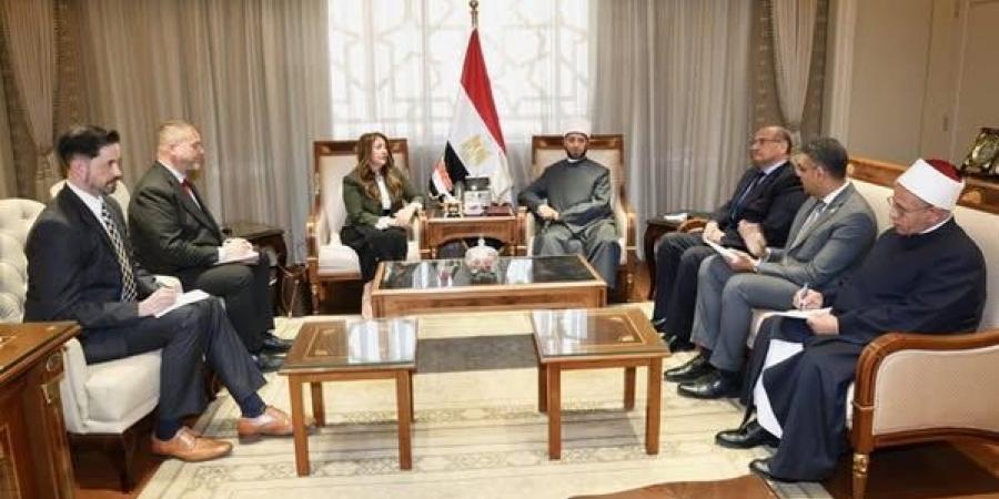 وزير الأوقاف يستقبل السفيرة الأمريكية لدى مصر ويؤكد: الإنسانية كلُّ لا يتجزأ - الكويت الاخباري