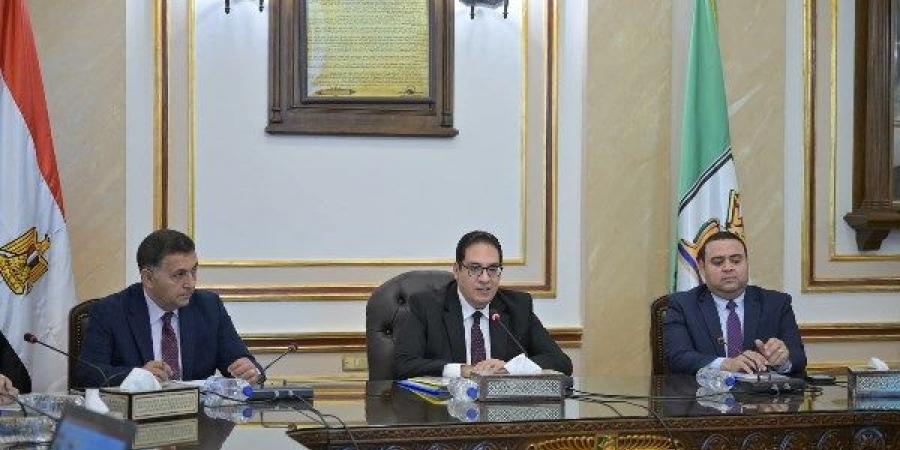 رئيس جامعة القاهرة يعقد سلسلة من الاجتماعات الموسعة لمتابعة سير العمل - الكويت الاخباري