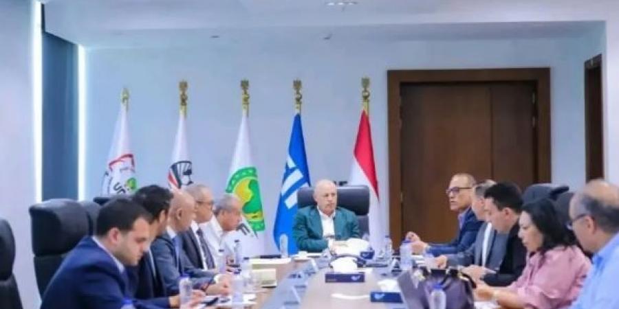أبو ريدة يستعرض تحديات الموسم الجديد وخطة تطوير الحكام  - الكويت الاخباري