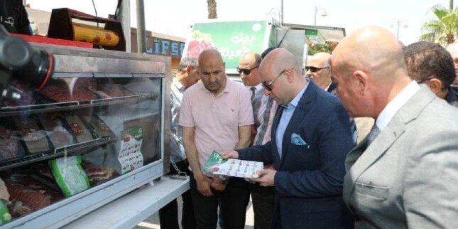 منافذ بيع متنقلة لطرح اللحوم والسلع الغذائية بأسعار مخفضة ببني سويف - الكويت الاخباري