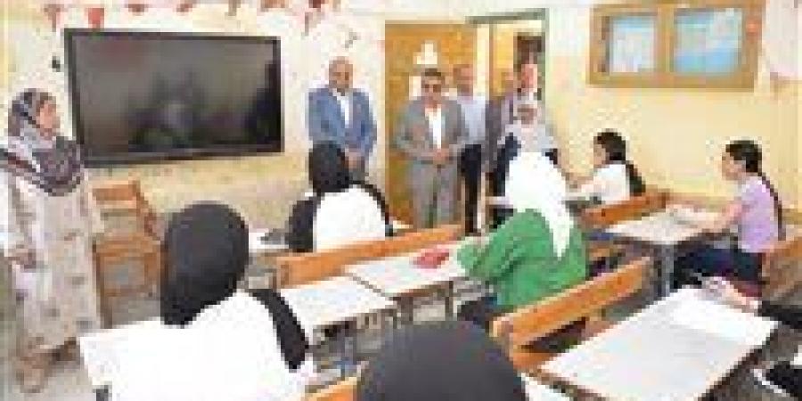 بدء اختبار الجبر والإحصاء لطلاب الشهادة الإعدادية بالقاهرة - الكويت الاخباري