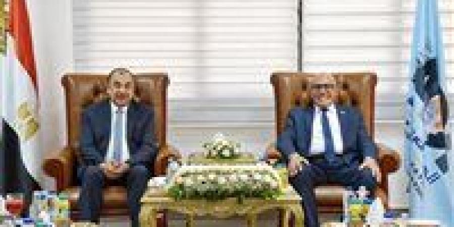 رئيس العربية للتصنيع ووزير الأعمال يؤكدان تعزيز القدرات التصنيعية الوطنية - الكويت الاخباري