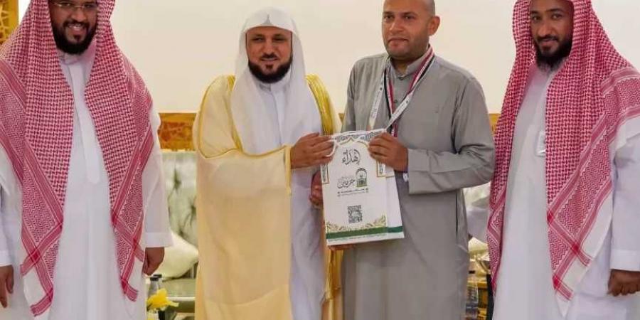 رئيس جامعة الأزهر يهنئ الدكتور «خطاب» لفوزه بمسابقة القرآن الكريم - الكويت الاخباري