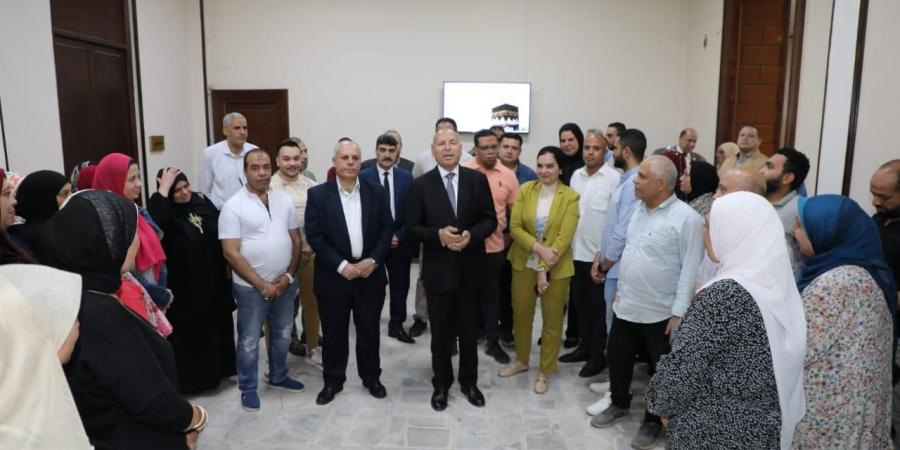 محافظ القاهرة يتفقد الديوان العام لتهنئة العاملين بعيد الاضحى - الكويت الاخباري