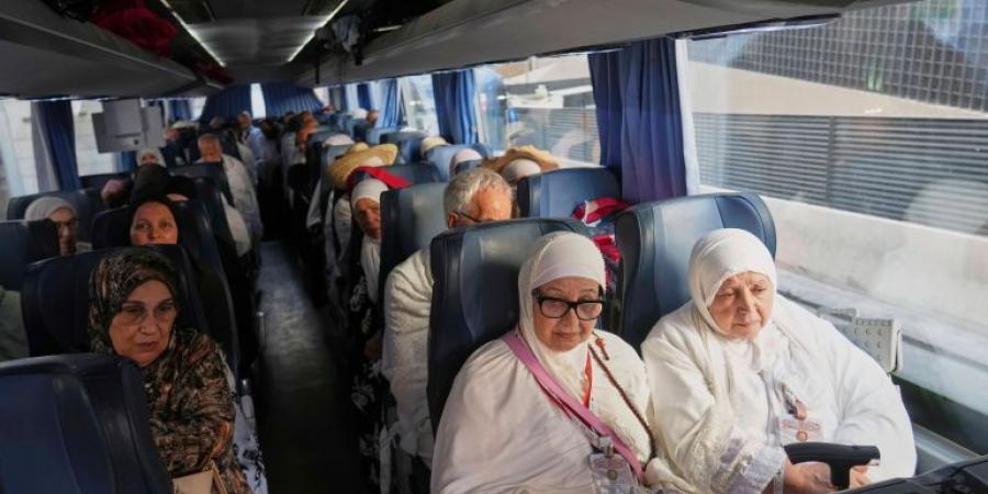بالصور.. الحجاج في طريقهم إلى منى لقضاء يوم التروية - الكويت الاخباري