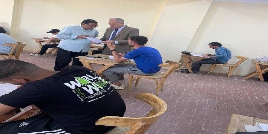 رئيس جامعة أسوان يتفقد امتحانات كلية هندسة الطاقة - الكويت الاخباري