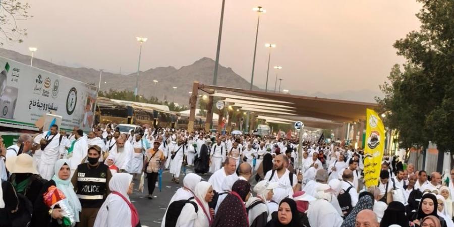 حجاج بعثة القرعة ينفرون من عرفات إلى مزدلفة - الكويت الاخباري