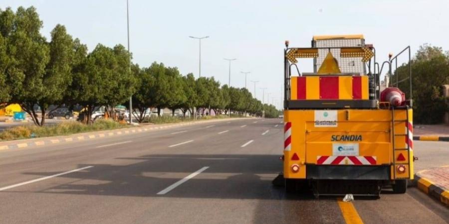 حفر الباطن ترفع (4,293) طنًا من النفايات وغسيل (3,672) حاوية خلال أسبوع - الكويت الاخباري