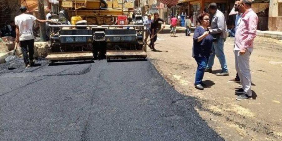 ضمن خطة الرصف.. محافظ المنيا يتابع تنفيذ مشروعات لتحسين الطرق بمركزي ملوى ومطاي - الكويت الاخباري