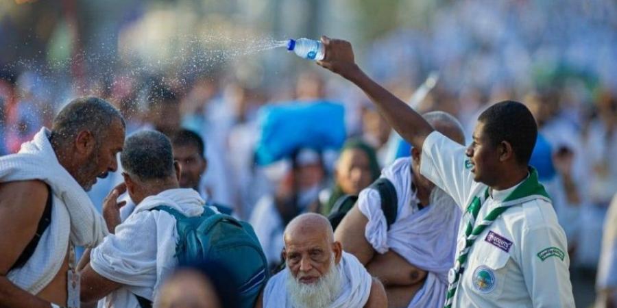 رذاذ الرحمة.. فتية الكشافة يُلطفون الأجواء على الحجيج بالإنسانية - الكويت الاخباري