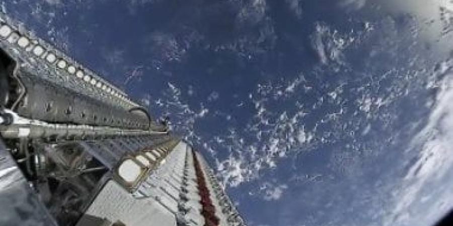 دراسة تكشف عن تأثير زيادة النشاط الشمسى على أقمار ستارلينك للإنترنت - الكويت الاخباري