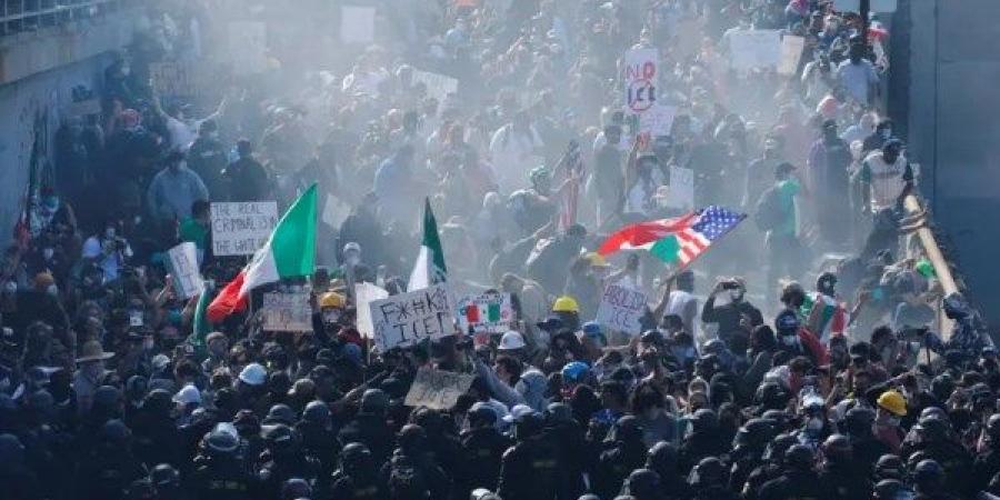 لليوم الرابع .. الاحتجاجات تتصاعد في لوس أنجلوس ضد إجراءات ترامب | تقرير - الكويت الاخباري