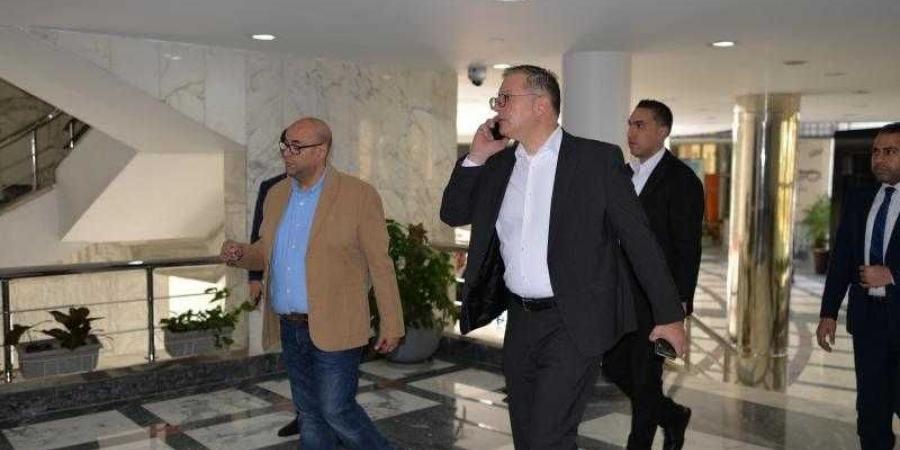وزيرا الكهرباء والبترول في زيارة تفقدية لمركز التحكم القومي في الشبكة القومية للغاز الطبيعي - الكويت الاخباري