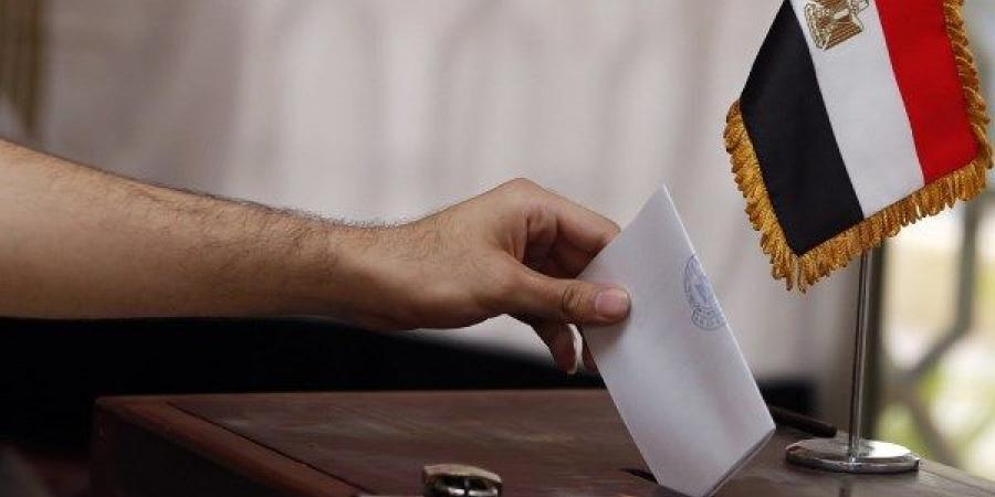 القانون يحدد من يحق له التصويت في الانتخابات والاستفتاءات - الكويت الاخباري