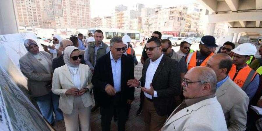 وزير الإسكان ومحافظ الإسكندرية يتفقدان مشروع إنشاء كوبرى 45 ”محور السادات” - الكويت الاخباري