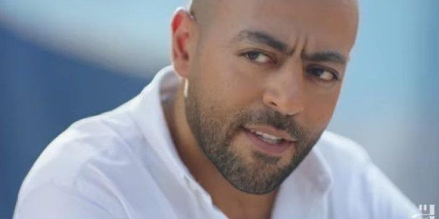 بعد عملية الرباط الصليبي.. تامر عاشور بالعكاز في حفل مهرجان ليلة عمر | فيديو - الكويت الاخباري