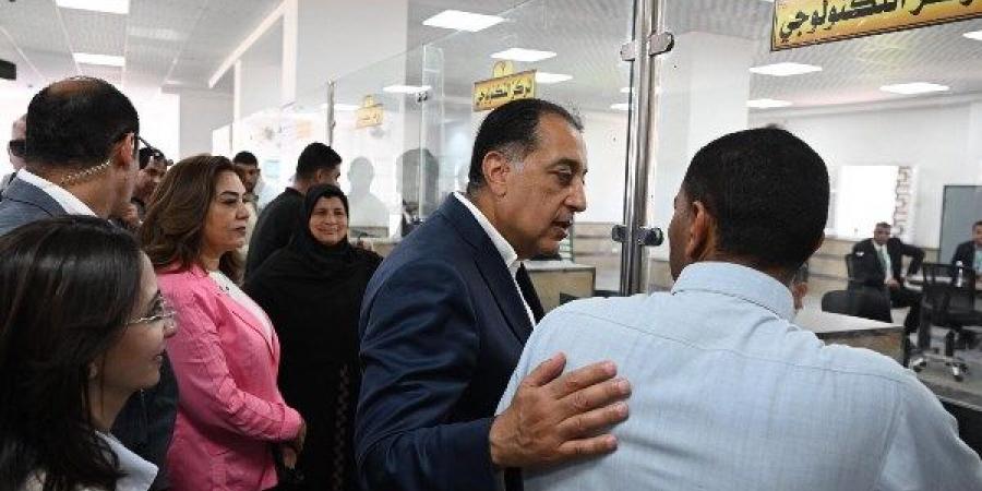 مدبولي يدير حوارا مع مواطن: المركز التكنولوجي يُسهل الحصول على الخدمات - الكويت الاخباري