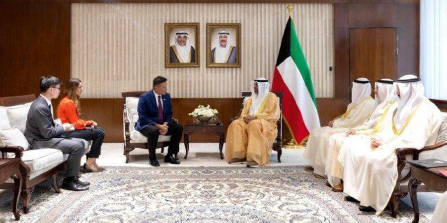 وزير الخارجية الكويتي يتسلم نسخة من أوراق اعتماد سفير سنغافورة الجديد لدى البلاد - الكويت الاخباري