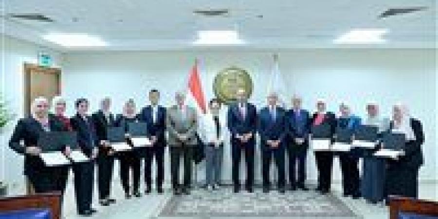وزير التعليم ونائب رئيس هيئة التعاون الدولي اليابانية "جايكا" يكرمان الدفعة الرابعة من مدربي التوكاتسو - الكويت الاخباري