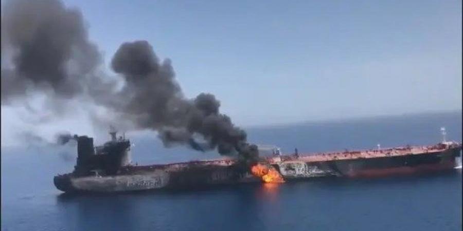 حريق في 3 ناقلات نفط بمياه بحر عمان قبل اقترابها من مضيق هرمز - الكويت الاخباري