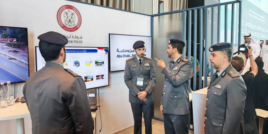 شرطة أبوظبي تشارك في قمة الإمارة للبنية التحتية 2025 - الكويت الاخباري