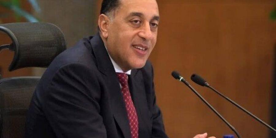 مدبولي يتفقد مشروع تصنيع أجهزة شاشات التليفزيون والهواتف في 6 أكتوبر - الكويت الاخباري