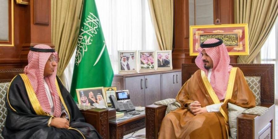 أمير المدينة يطَّلع على تقرير الإلزام البيئي - الكويت الاخباري