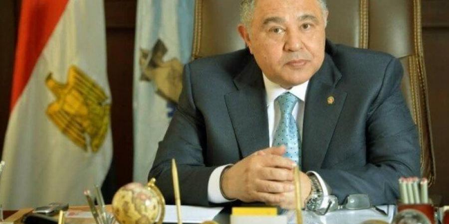 محافظ البحر الأحمر يناقش الموقف التنفيذي لملفات تقنين وضع اليد - الكويت الاخباري