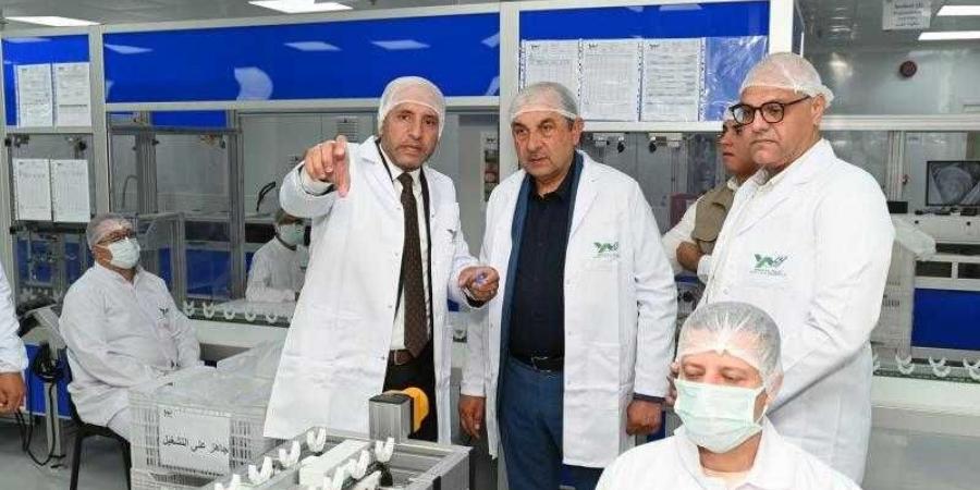 وزير قطاع الأعمال العام يتفقد تطوير مصانع ”النصر للكيماويات الدوائية” - الكويت الاخباري