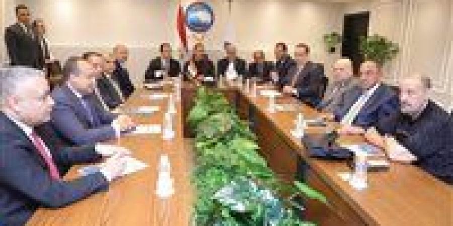 من داخل غرفة العمليات المركزية… قيادات مستقبل وطن يضعون الترتيبات النهائية لانتخابات "الشيوخ" - الكويت الاخباري
