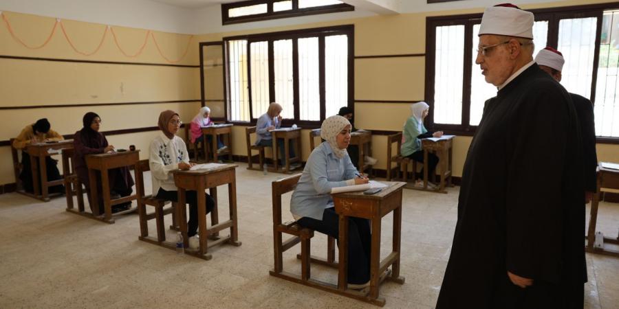 اليوم.. طلاب الثانوية الأزهرية يؤدون امتحان مادة التوحيد - الكويت الاخباري
