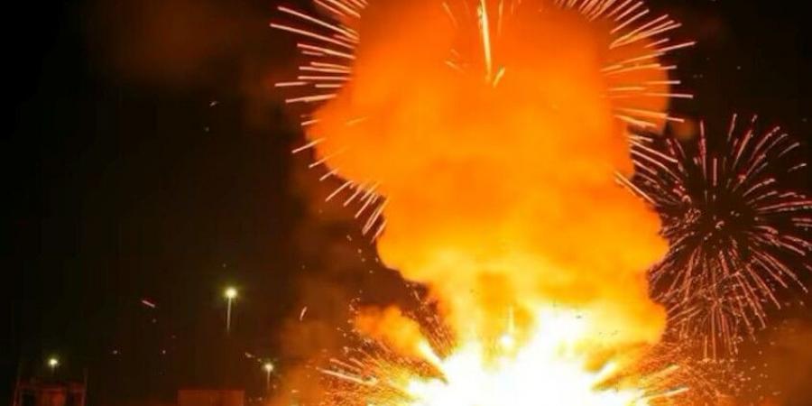 انفجار ضخم في مستودع ألعاب نارية بكاليفورنيا - الكويت الاخباري