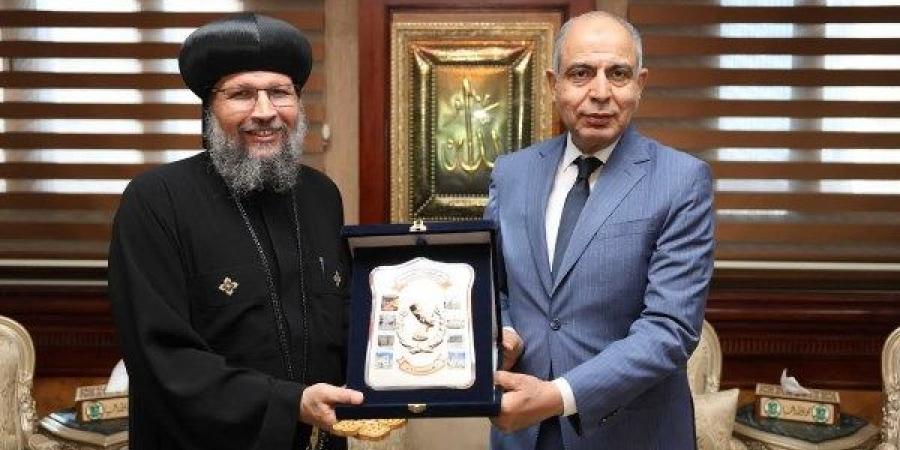 محافظ المنيا يستقبل الأنبا بُقطر ويشيد بدور الكنيسة في ترسيخ المحبة والوحدة الوطنية - الكويت الاخباري