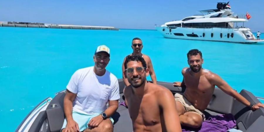 عبد الله السعيد يستمتع بعطلته الصيفية رفقة أحمد حجازي.. شاهد - الكويت الاخباري