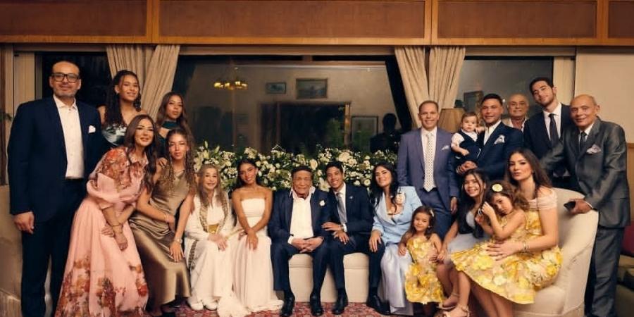 أول ظهور للزعيم عادل إمام بعد فترة غياب فى حفل زفاف حفيده .. شاهد - الكويت الاخباري